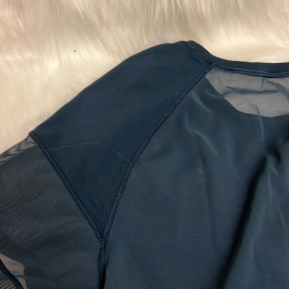 Lululemon Blueish Green Sheer top size 4 C34 - Picture 8 of 8